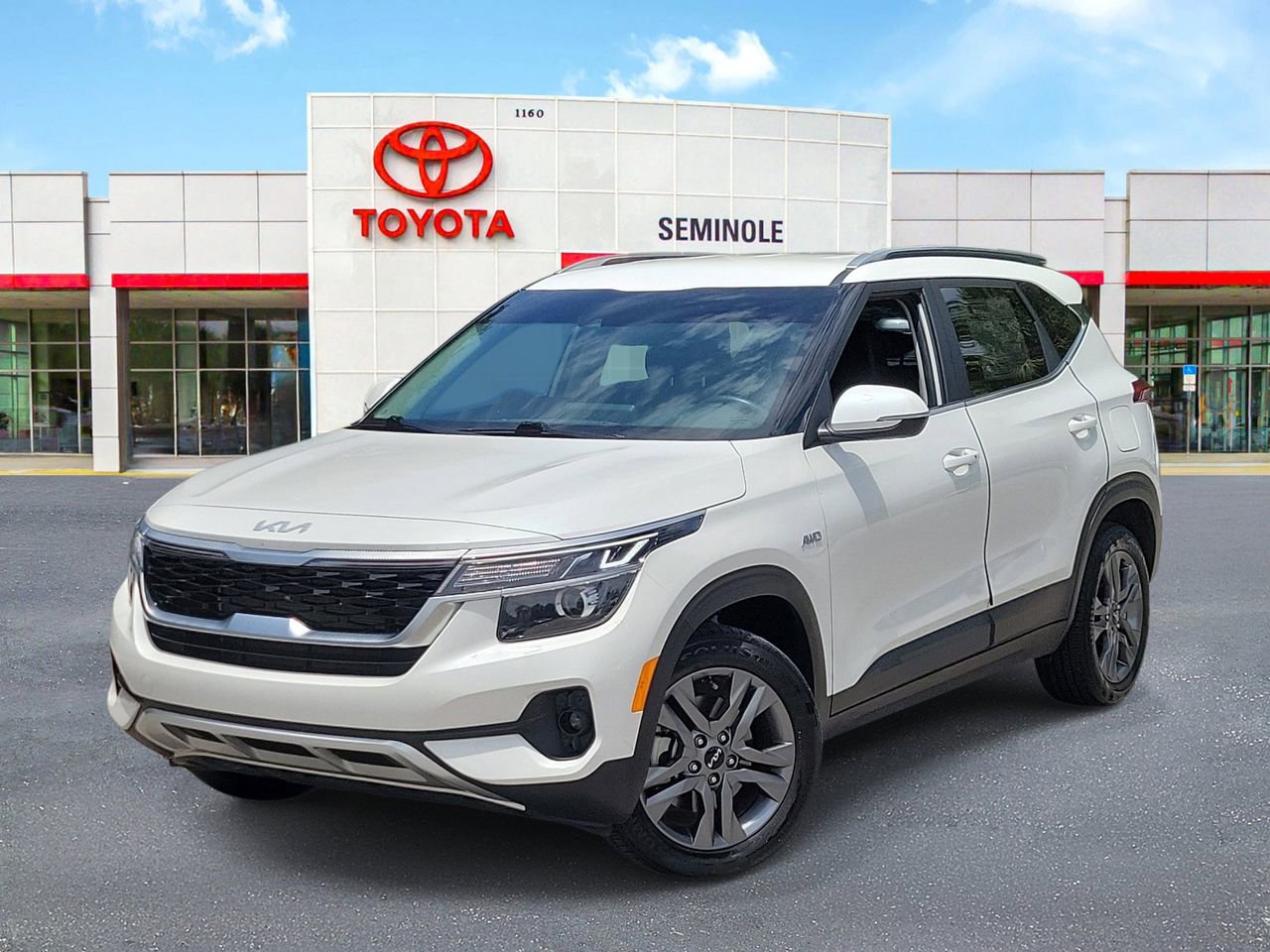 Used 2023 Kia Seltos S AWD/4WD image 1