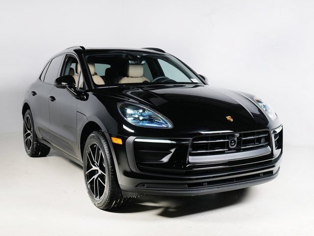 Certified 2026 Porsche Macan AWD/4WD image 7
