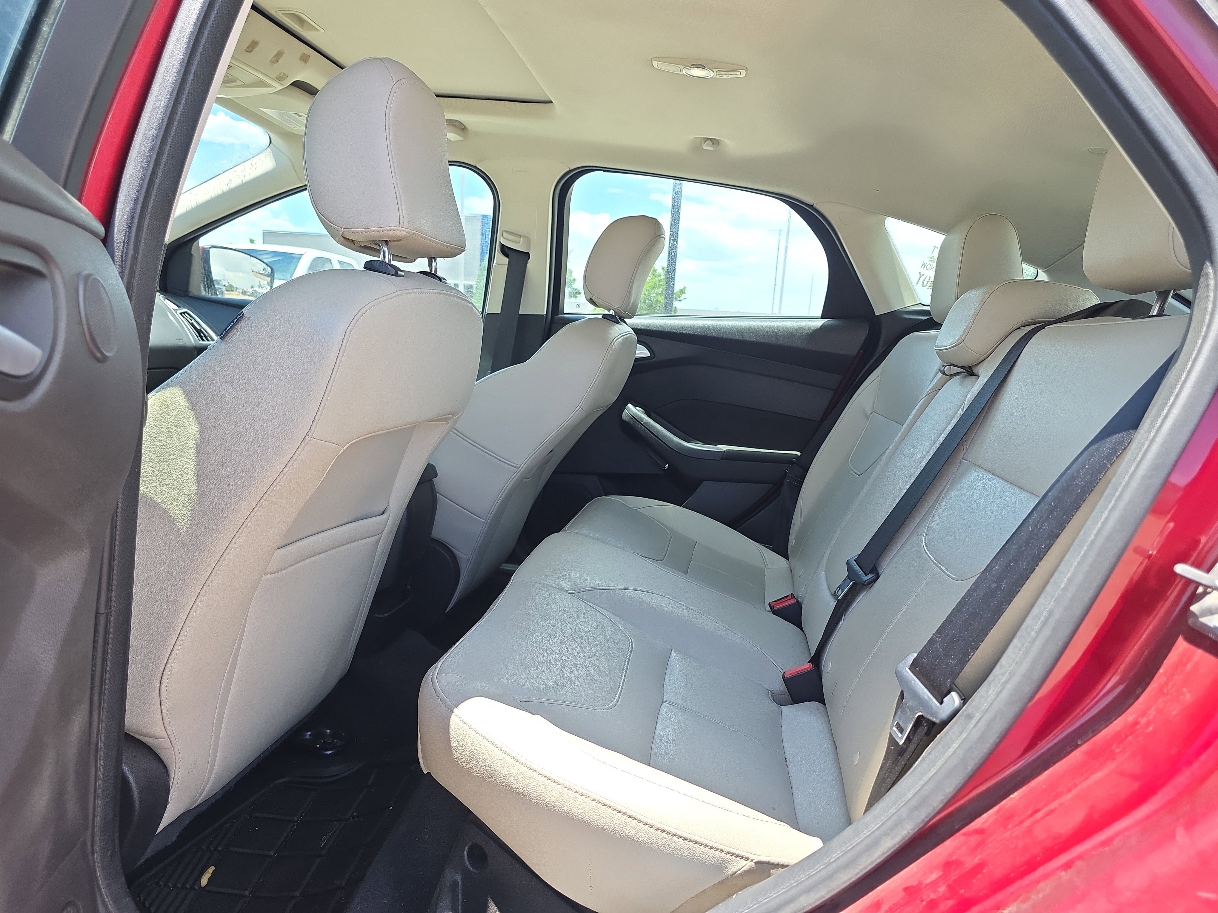 Used 2017 Ford Focus Titanium FWD image 5
