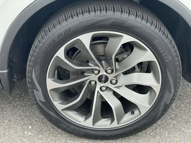 Used 2025 Lincoln Aviator AWD image 9