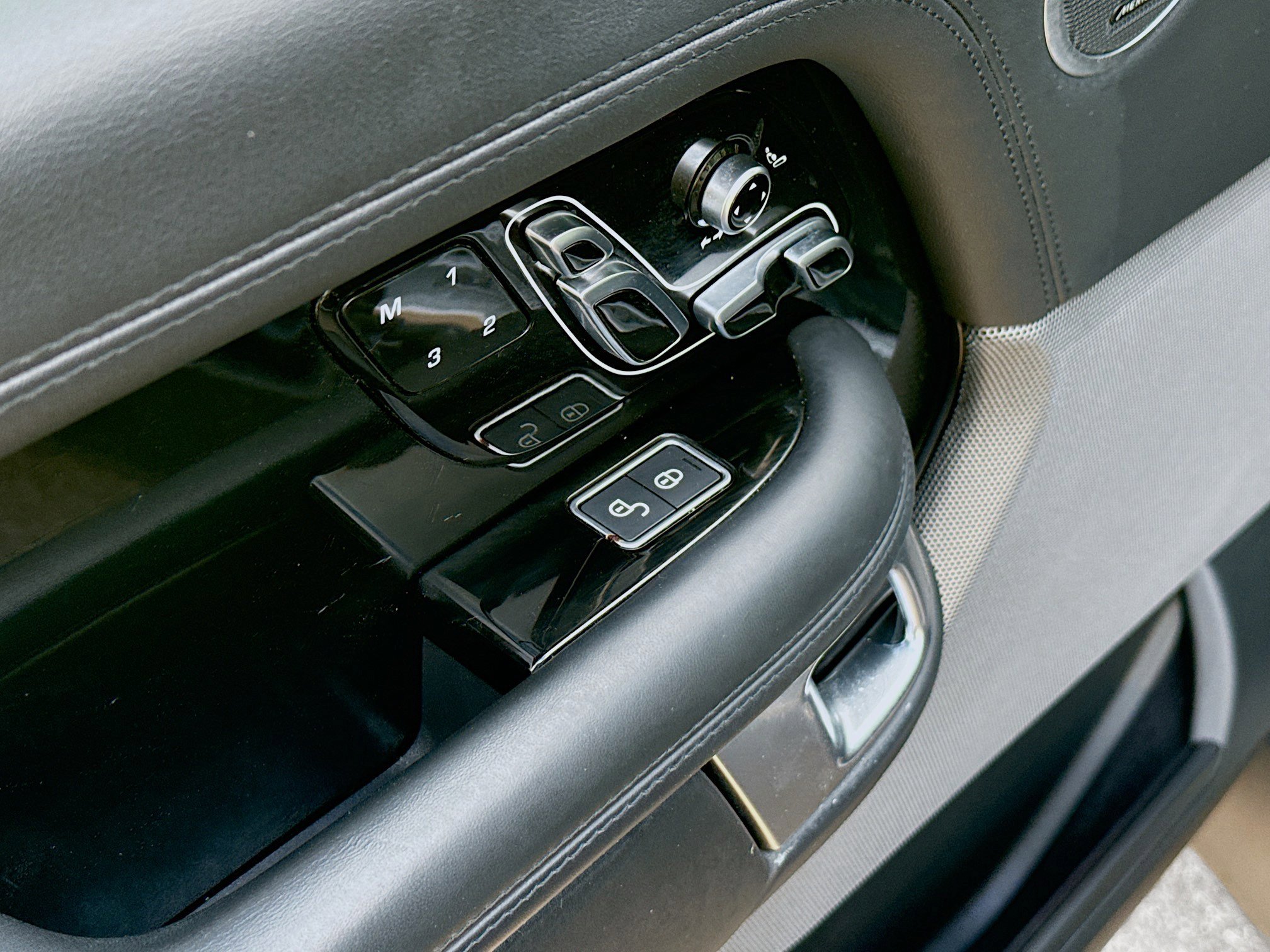 Used 2019 Land Rover Range Rover Long Wheelbase Supercharged image 23