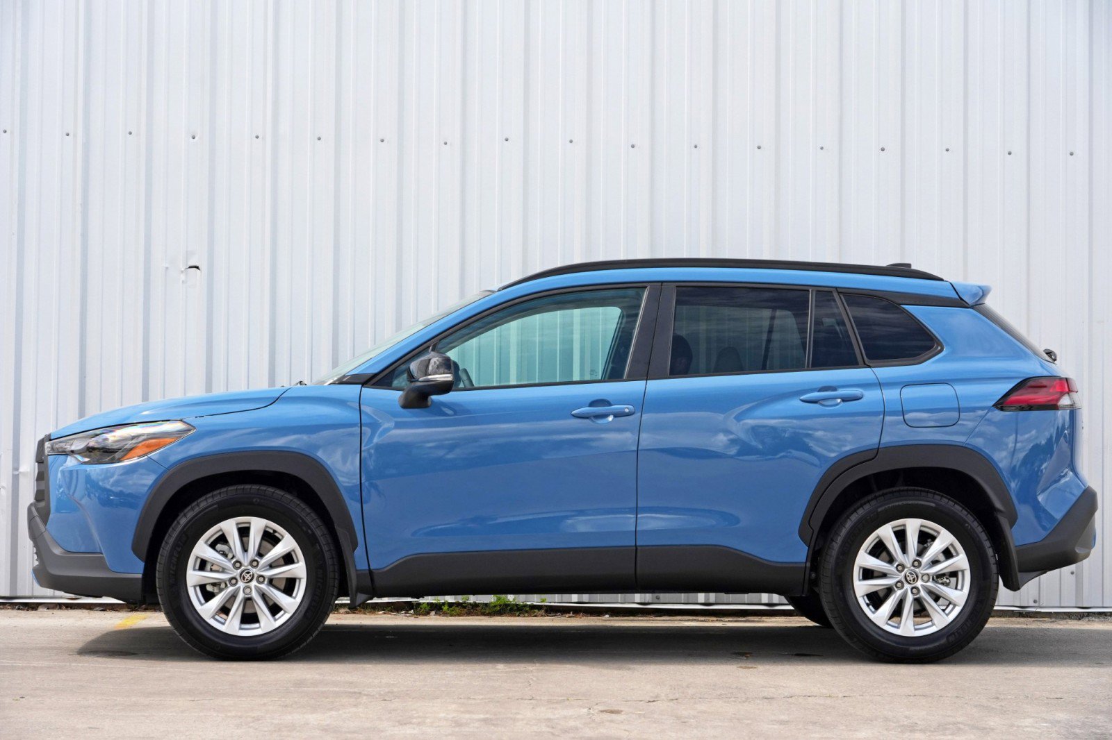 Used 2026 Toyota Corolla Cross LE image 8