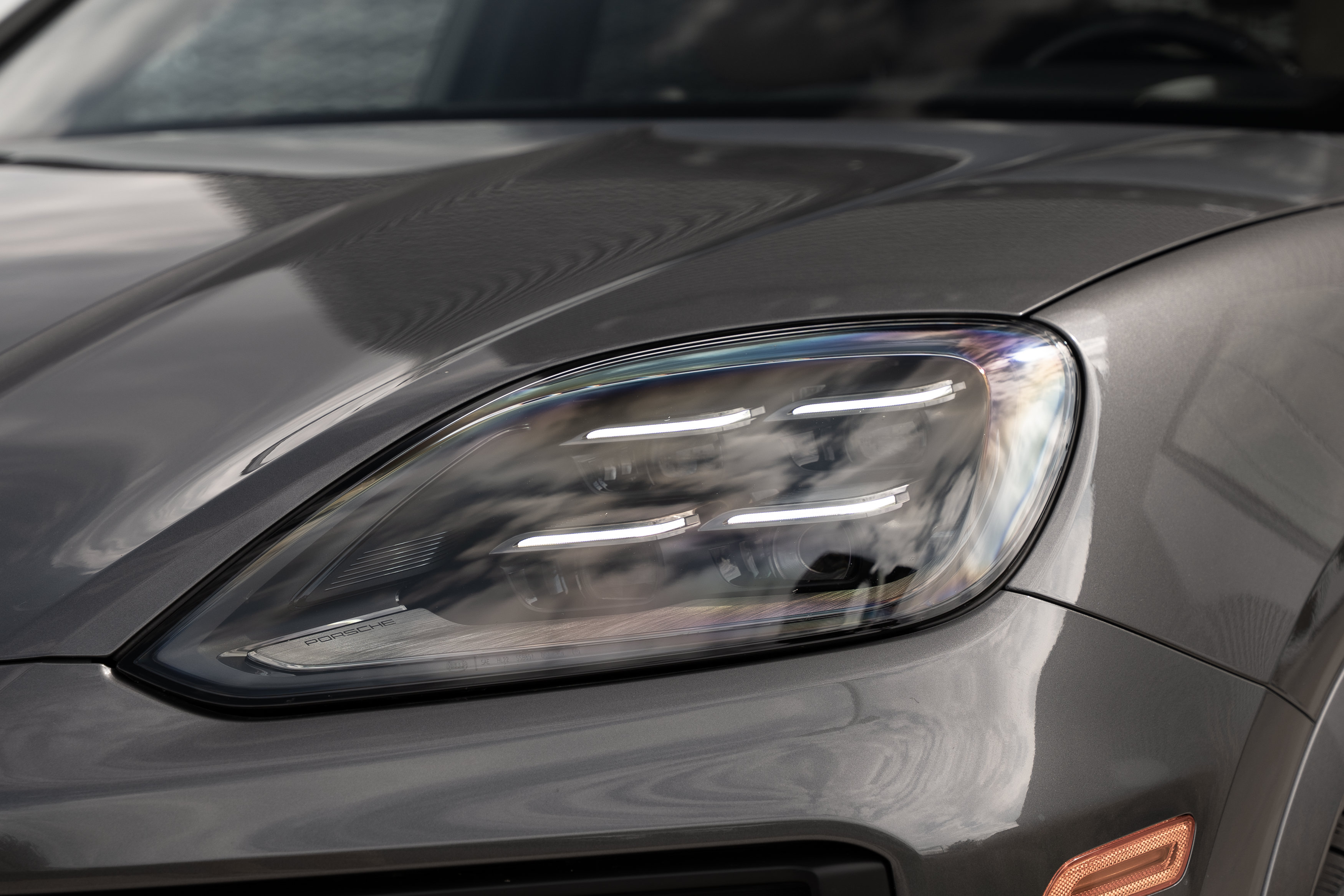 Used 2025 Porsche Cayenne Coupe AWD/4WD image 38