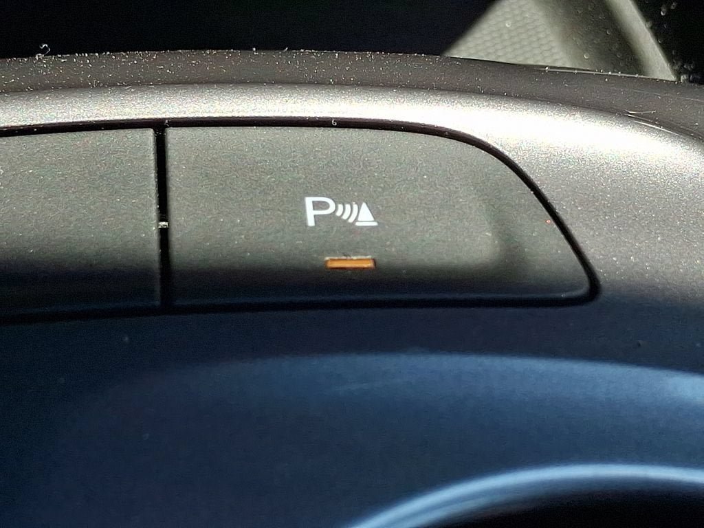 Certified 2025 Chevrolet Malibu RS FWD image 26