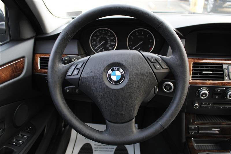 Used 2008 BMW 528xi Sedan image 16