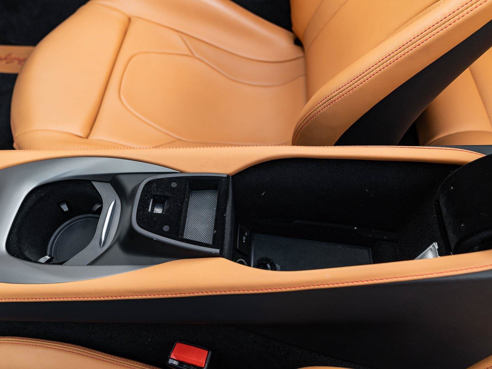 Used 2019 Ferrari Portofino RWD image 43