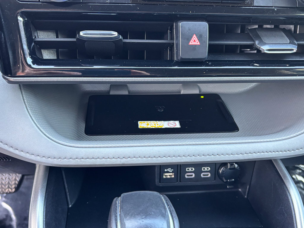 Used 2023 Toyota Highlander XLE AWD/4WD image 22