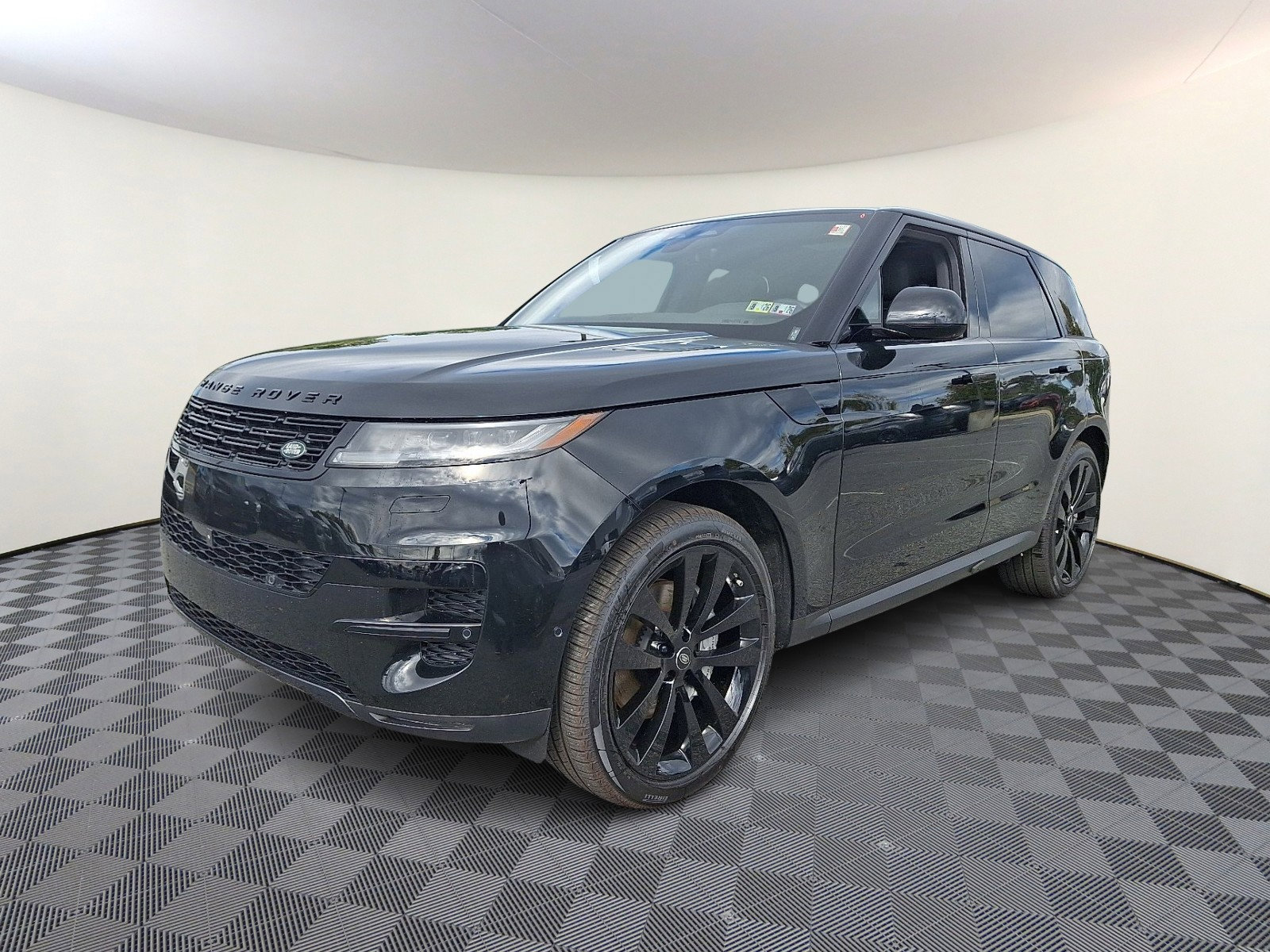 New 2025 Land Rover Range Rover Sport SE