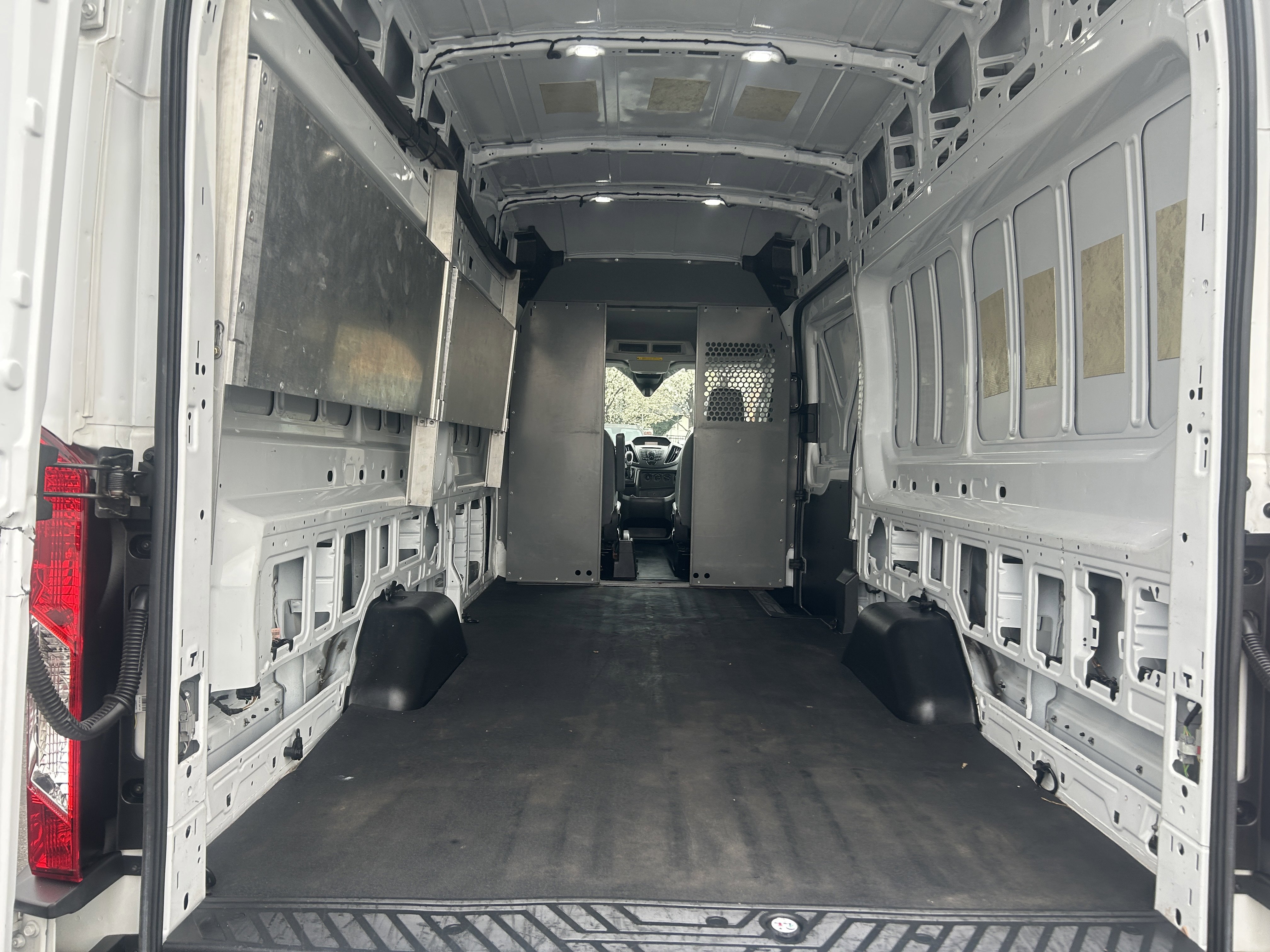 Used 2019 Ford Transit 350 148 High Roof Extended image 13