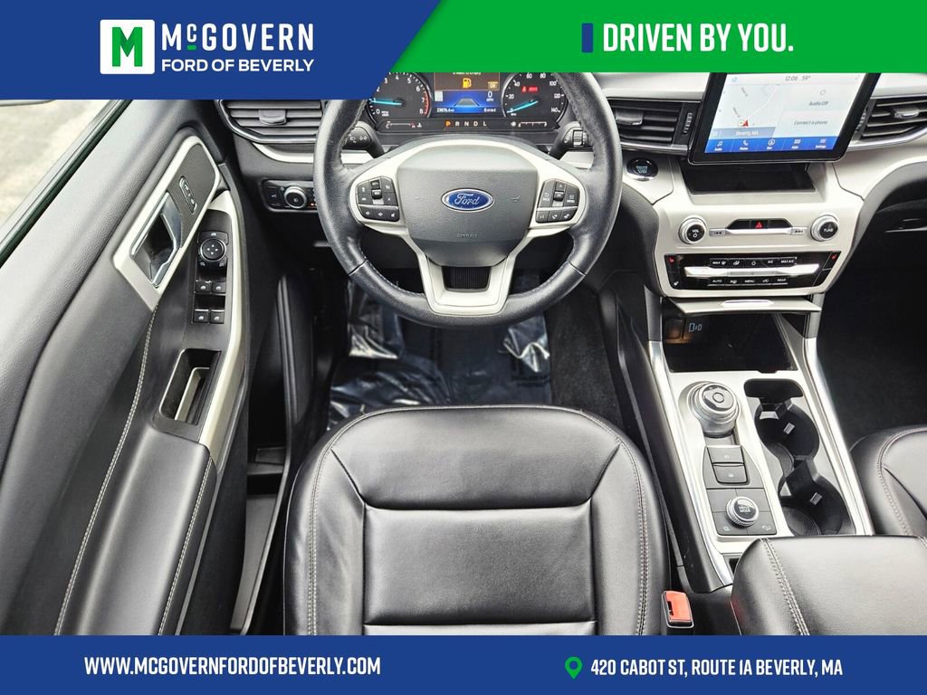 Used 2022 Ford Explorer XLT w/ Equipment Group 202A AWD/4WD image 12