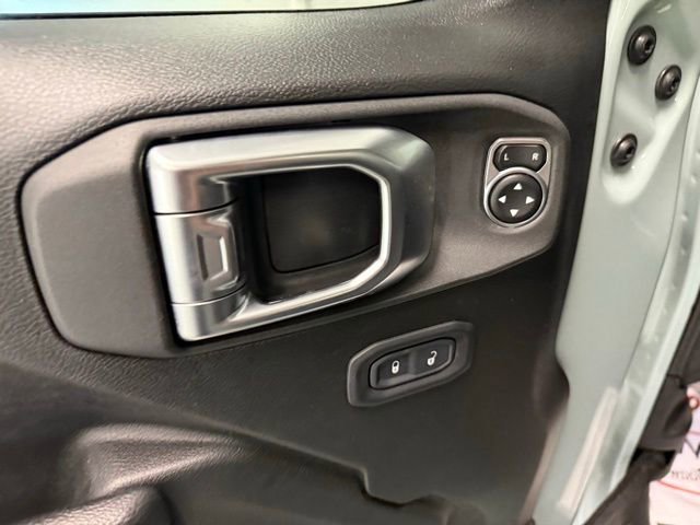 Used 2023 Jeep Wrangler Sport S image 16