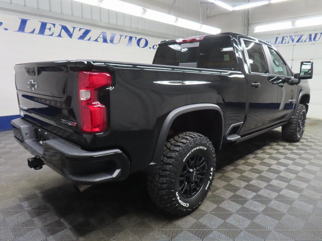 Used 2024 Chevrolet Silverado 2500 ZR2 w/ Technology Package image 4