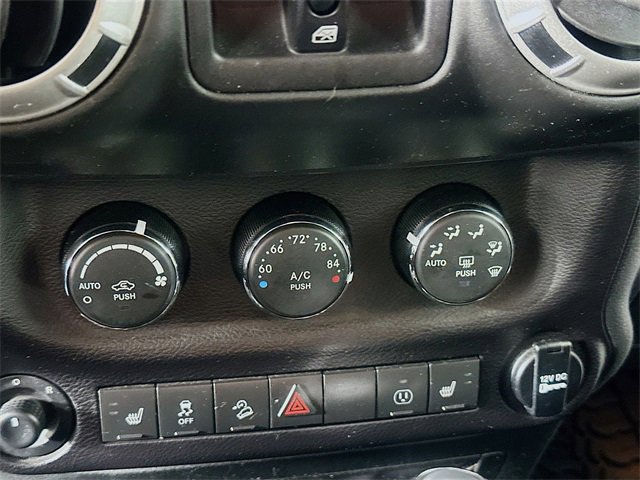 Used 2017 Jeep Wrangler Unlimited Rubicon image 16