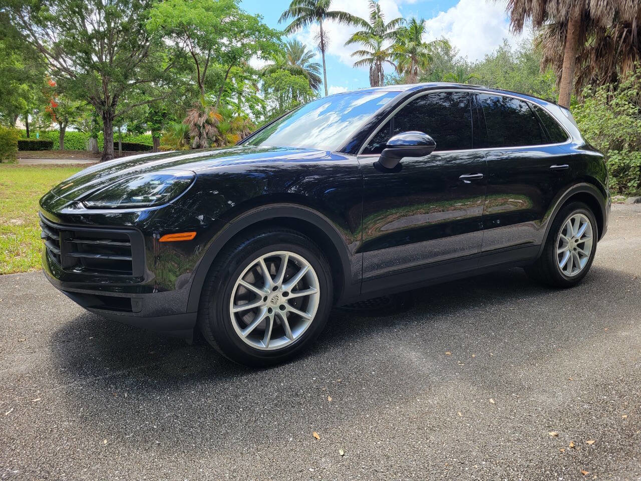 Used 2024 Porsche Cayenne image 3