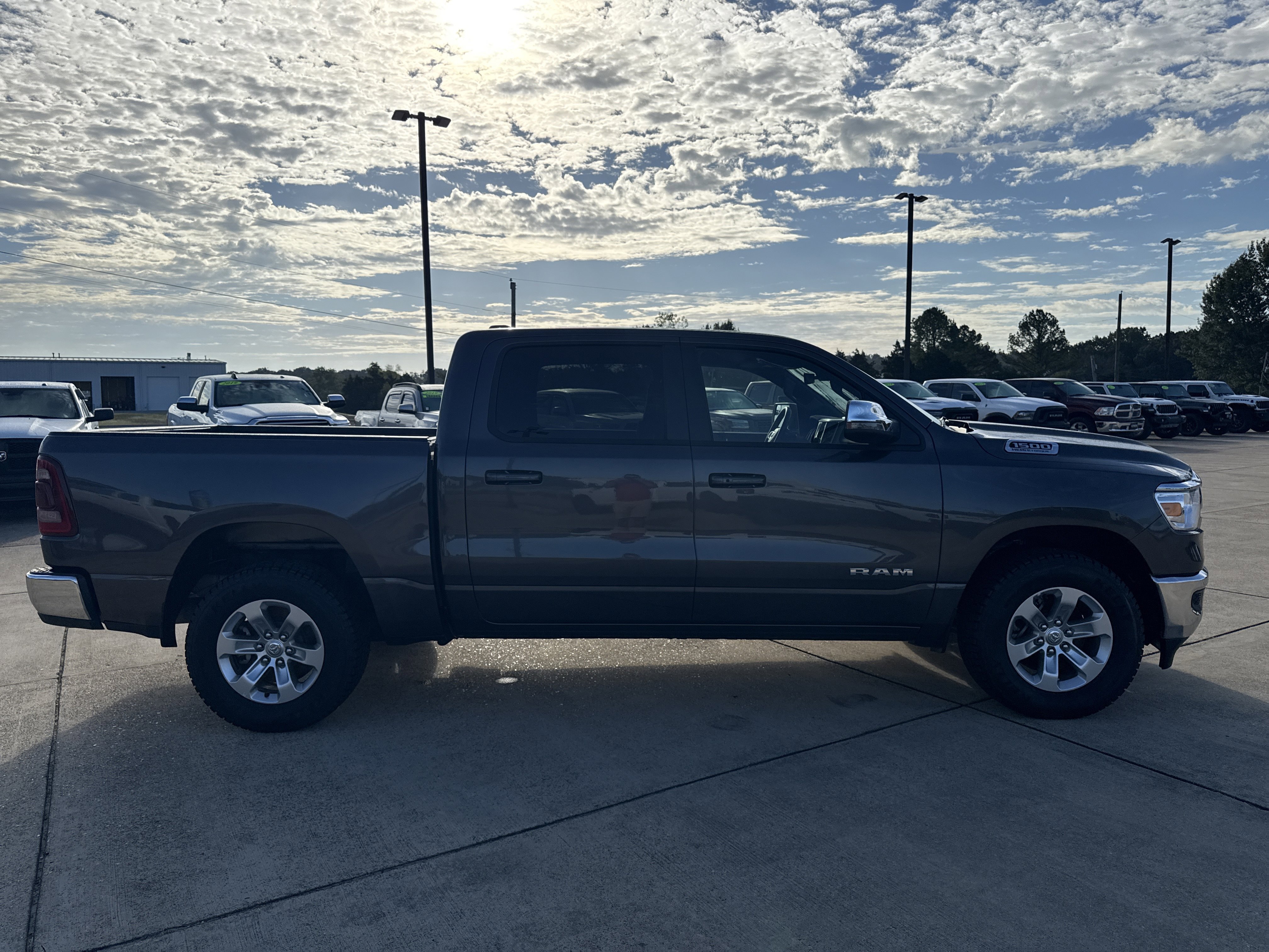 Used 2024 RAM 1500 Laramie image 11