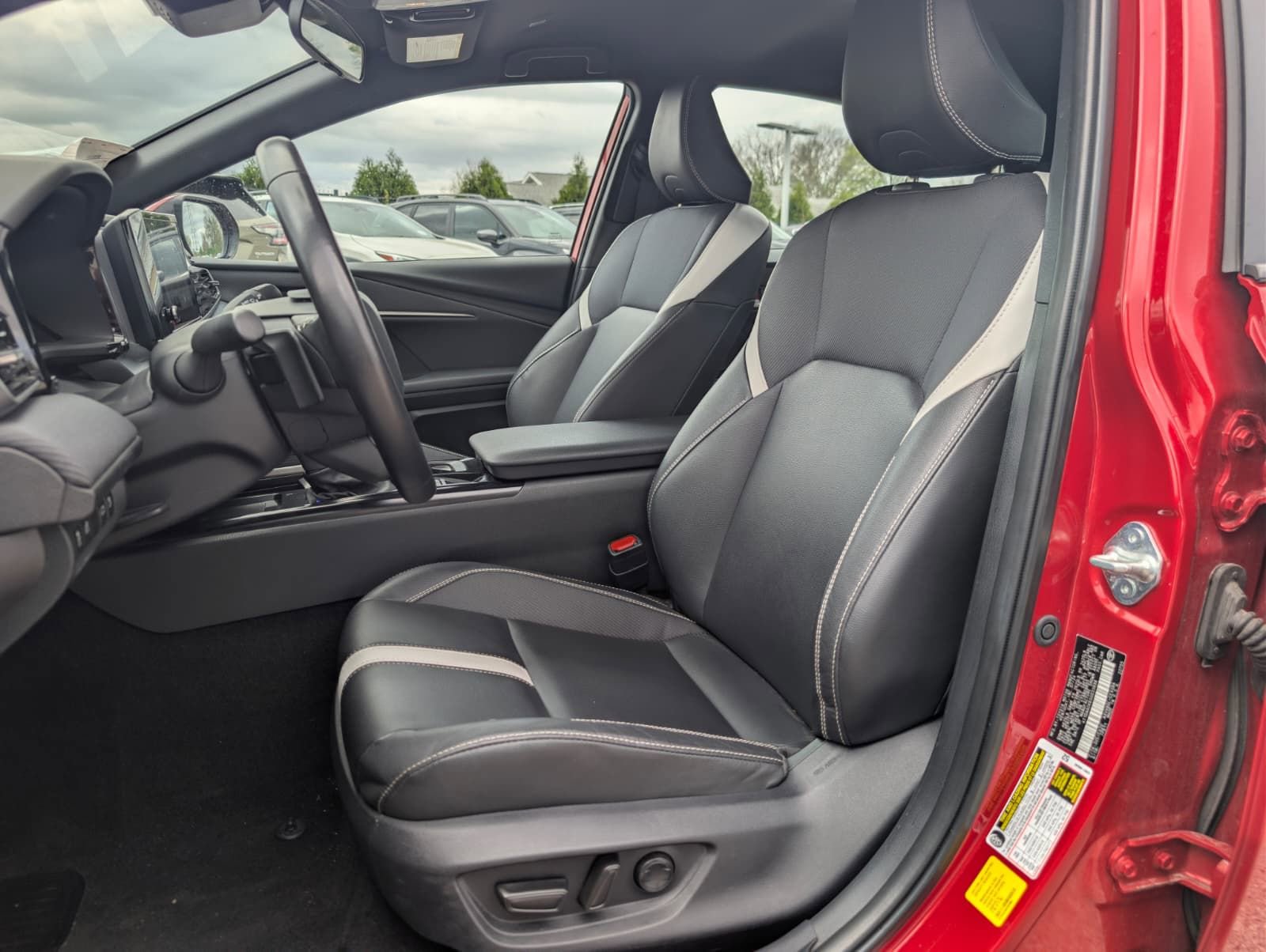 Used 2025 Toyota Camry SE FWD image 27