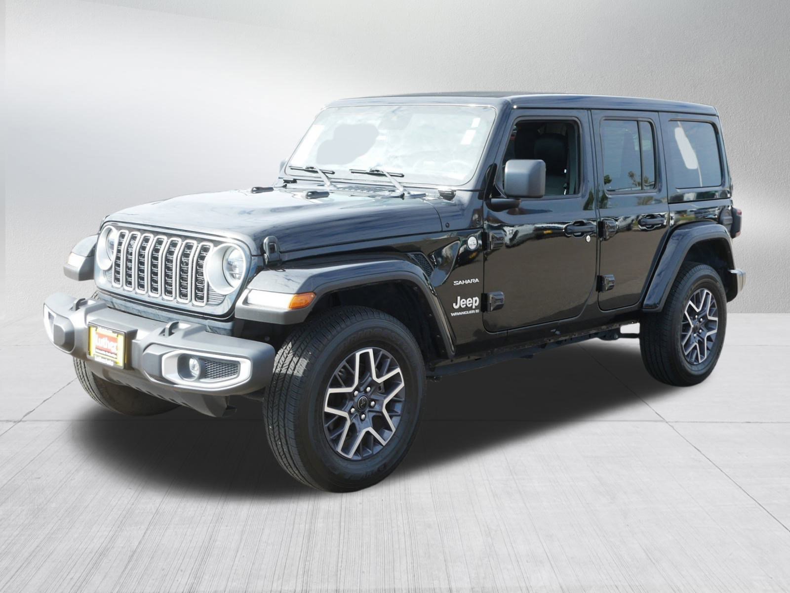 Used 2024 Jeep Wrangler Sahara image 3