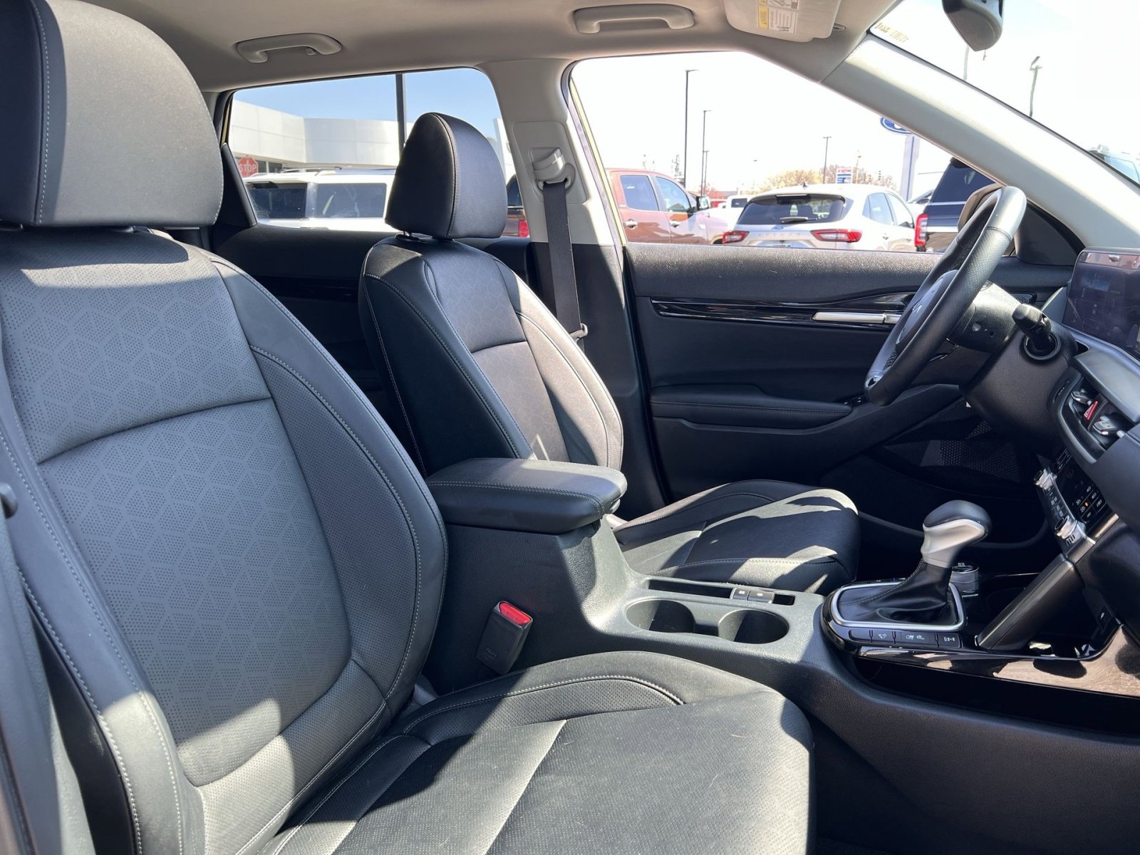 Used 2024 Kia Seltos SX w/ SX Sunroof Package image 27