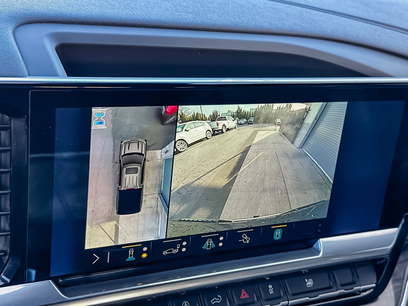 Used 2023 Chevrolet Silverado 1500 LTZ w/ LTZ Convenience Package II image 17