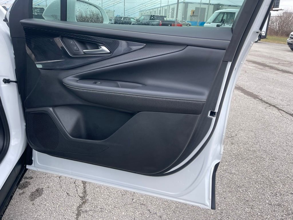 Used 2024 Chevrolet Blazer EV LT image 24