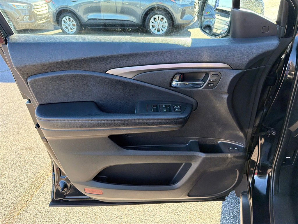 Used 2022 Honda Pilot Special Edition image 10