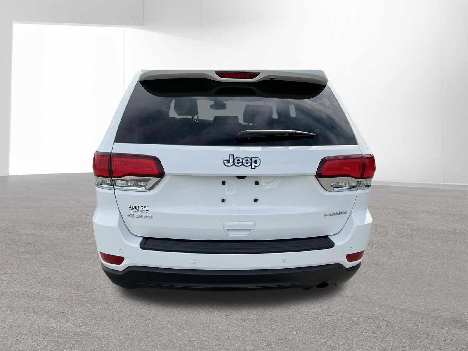 Used 2021 Jeep Grand Cherokee Laredo AWD/4WD image 4