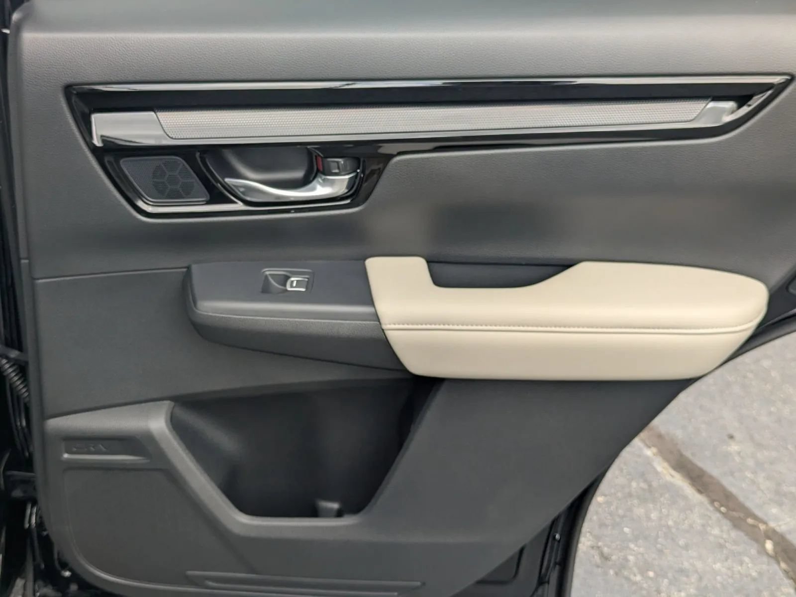 Used 2025 Honda CR-V EX-L image 15