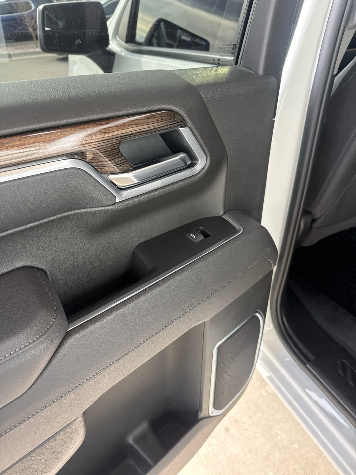 Certified 2025 Chevrolet Silverado 1500 LT image 31