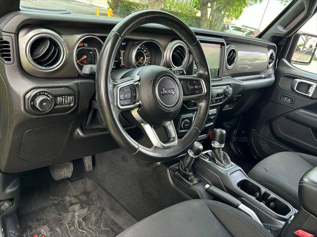 Certified 2018 Jeep Wrangler Unlimited Sahara AWD/4WD image 19