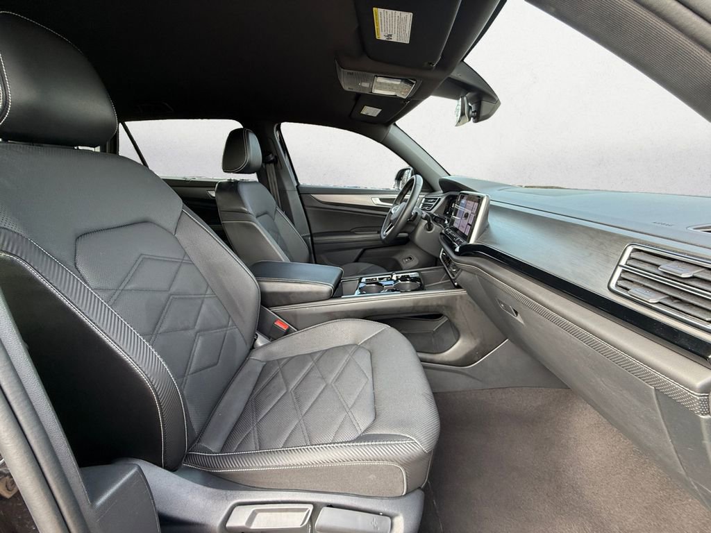 Used 2024 Volkswagen Atlas Cross Sport SE image 10