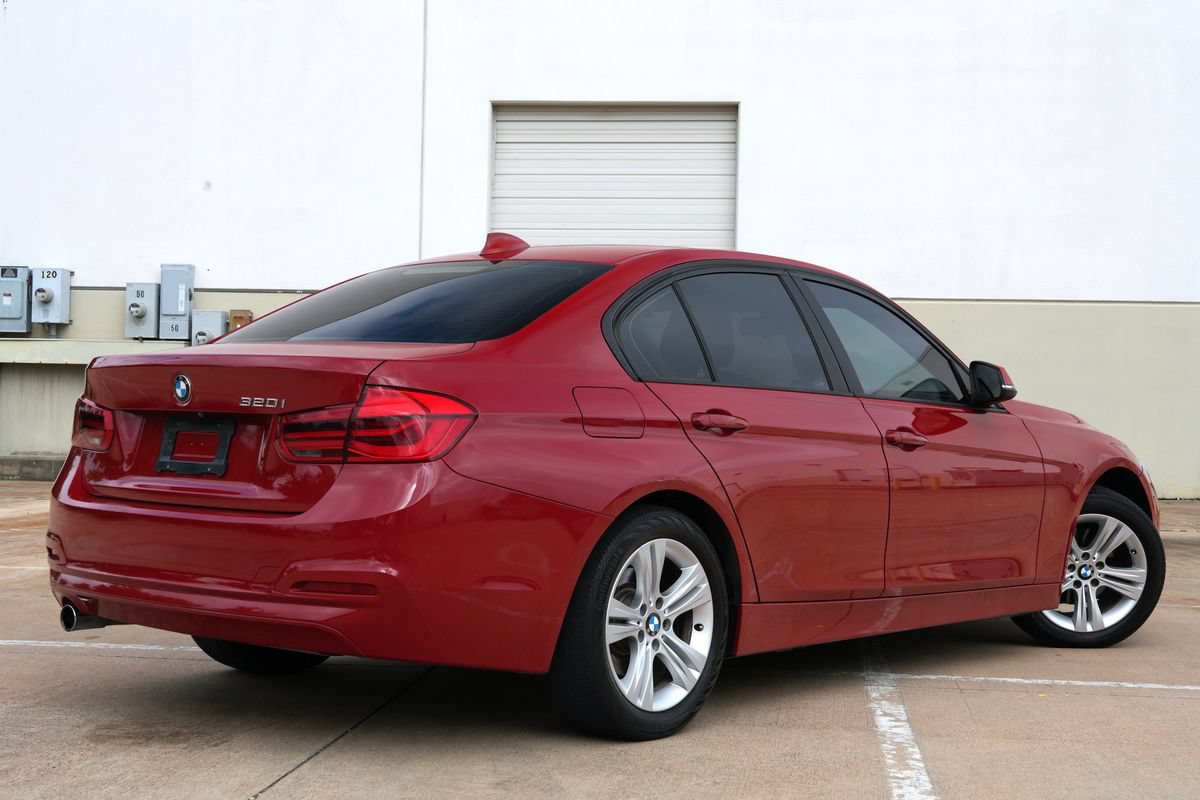Used 2018 BMW 320i Sedan w/ Convenience Package RWD image 3