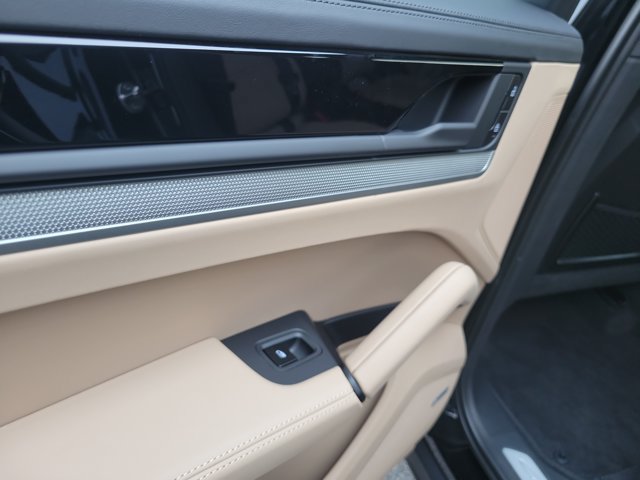 New 2026 Porsche Cayenne S AWD/4WD image 22