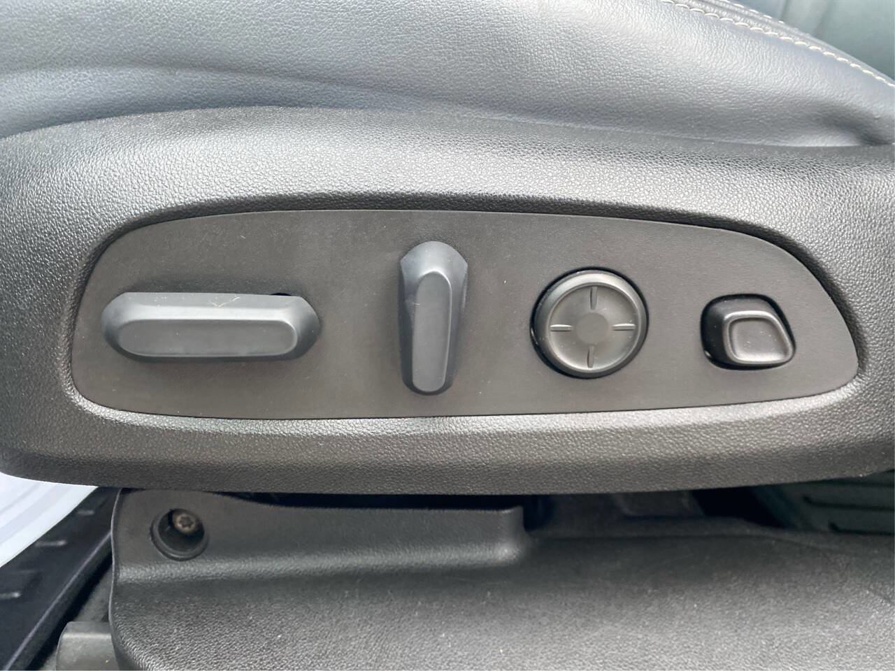 Used 2022 Buick Enclave Premium image 17