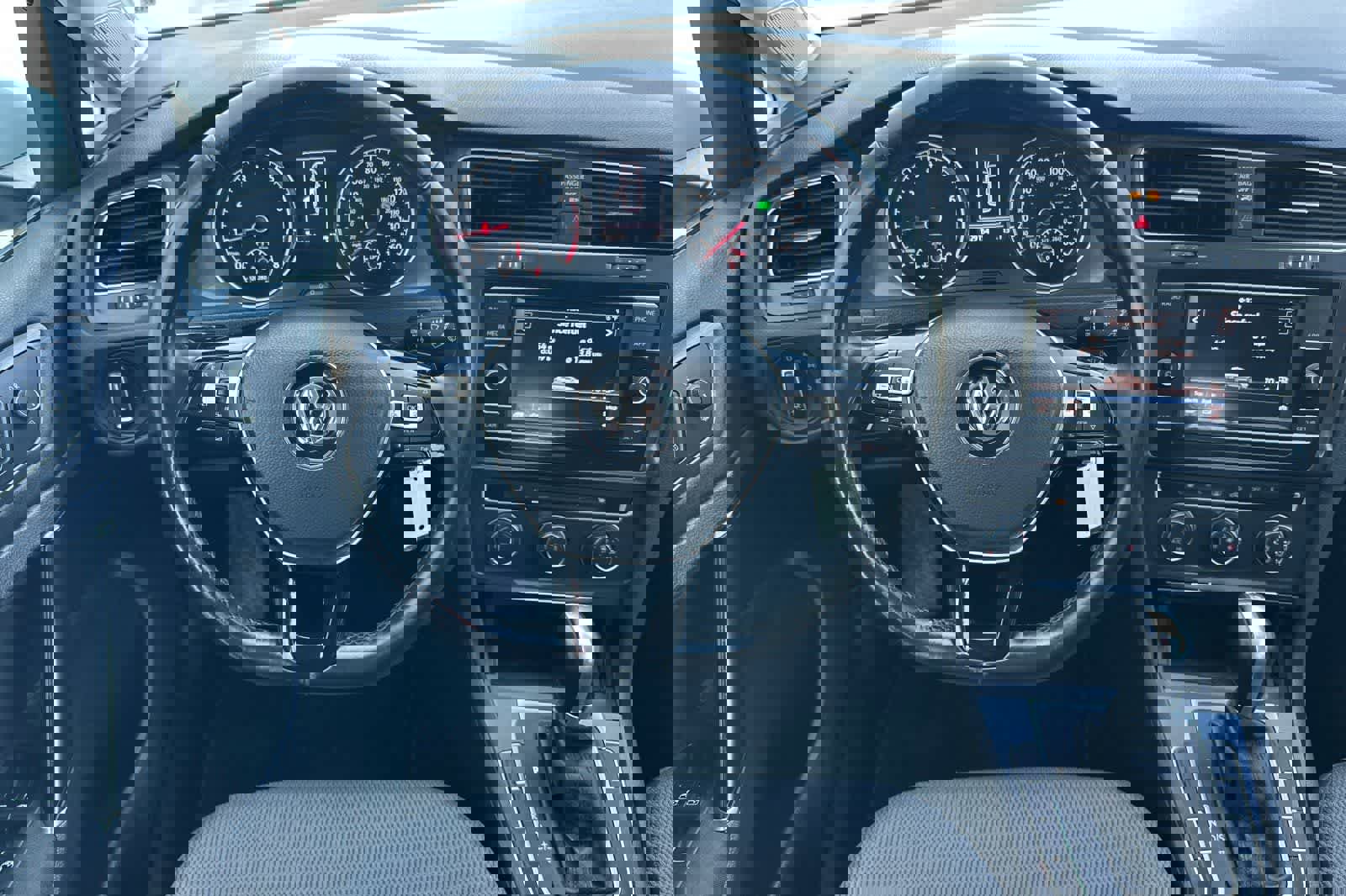 Used 2019 Volkswagen Golf S image 16