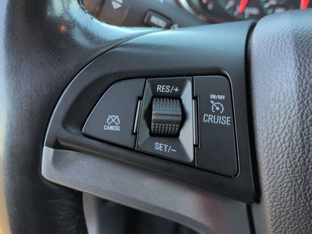 Used 2022 Chevrolet Trax LT w/ LT Convenience Package image 26