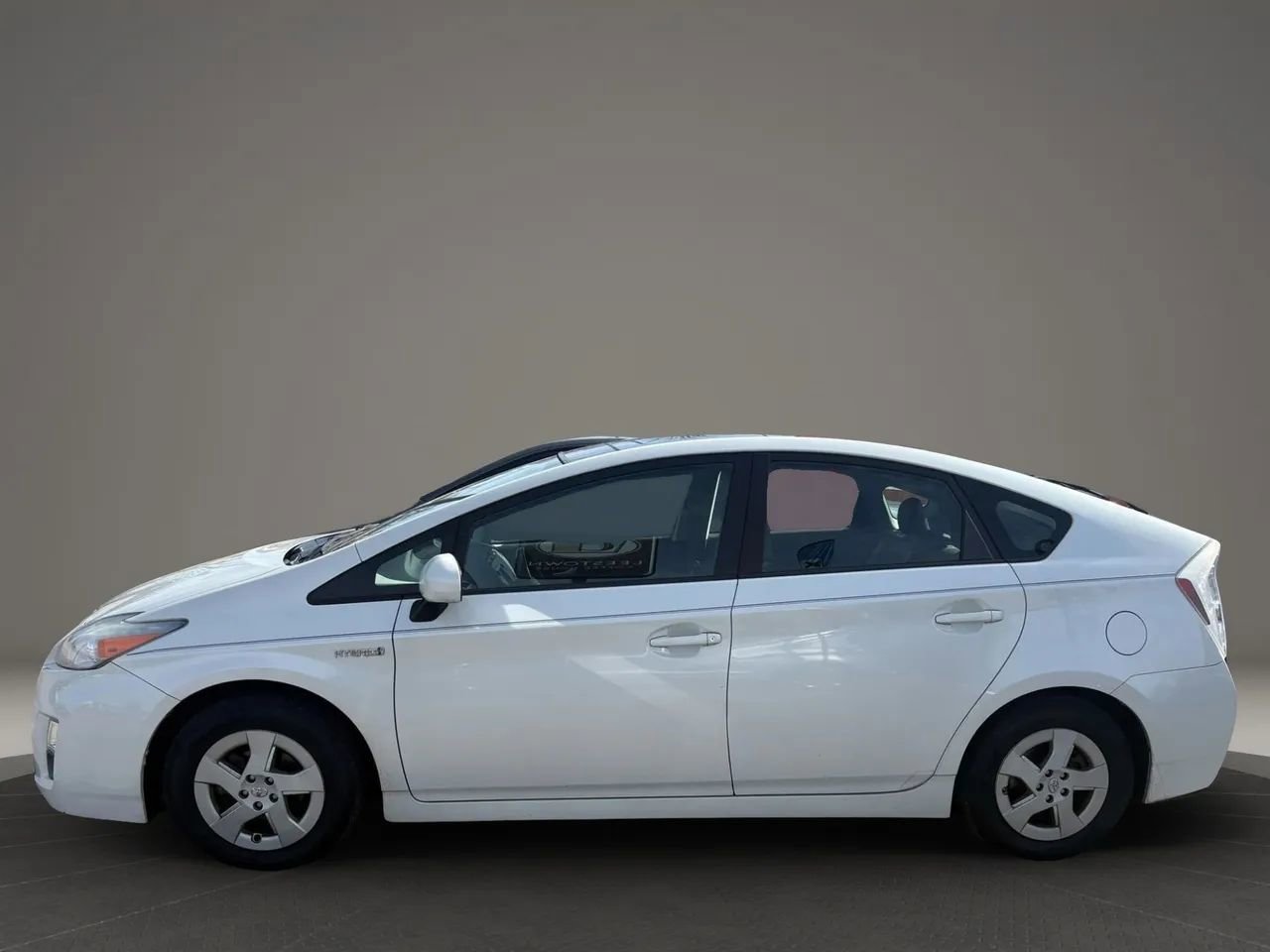 Used 2010 Toyota Prius Five image 2