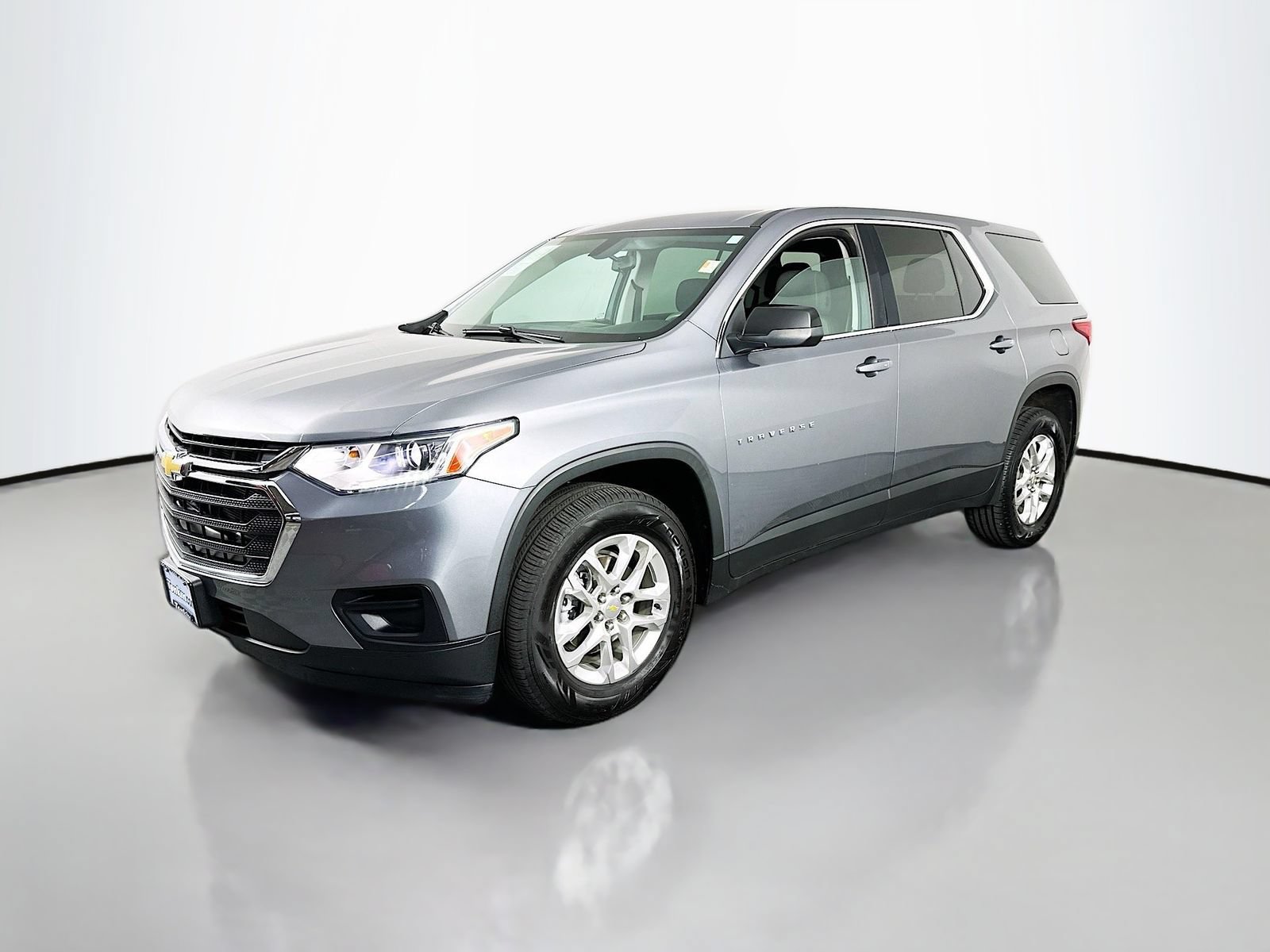 Used 2021 Chevrolet Traverse LS AWD/4WD image 4