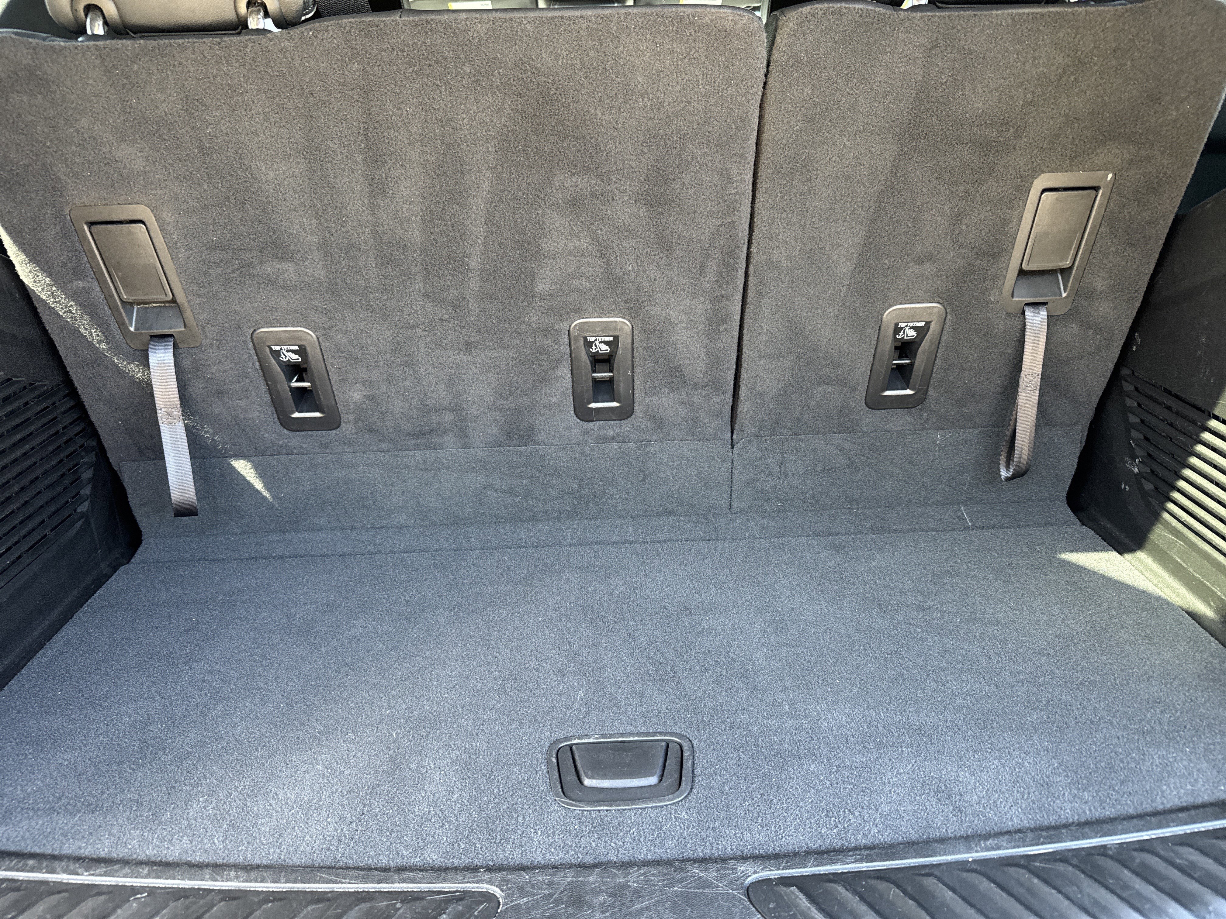 Used 2023 GMC Yukon SLT image 34