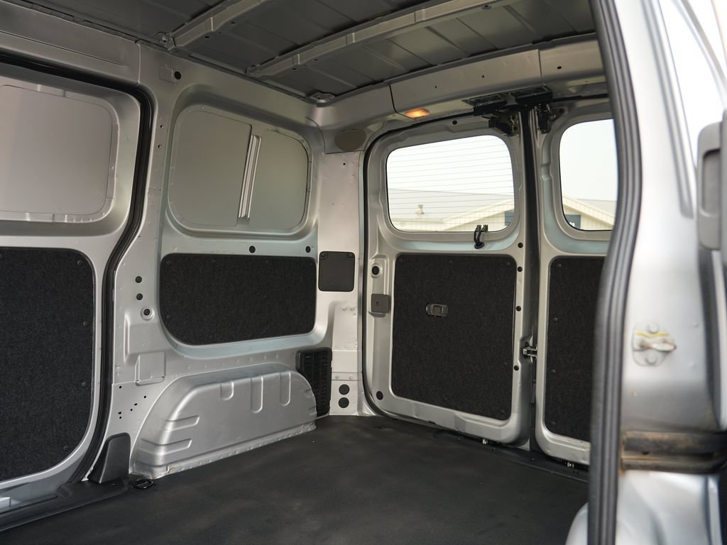 Used 2017 Chevrolet City Express LT w/ Technology Package FWD image 19