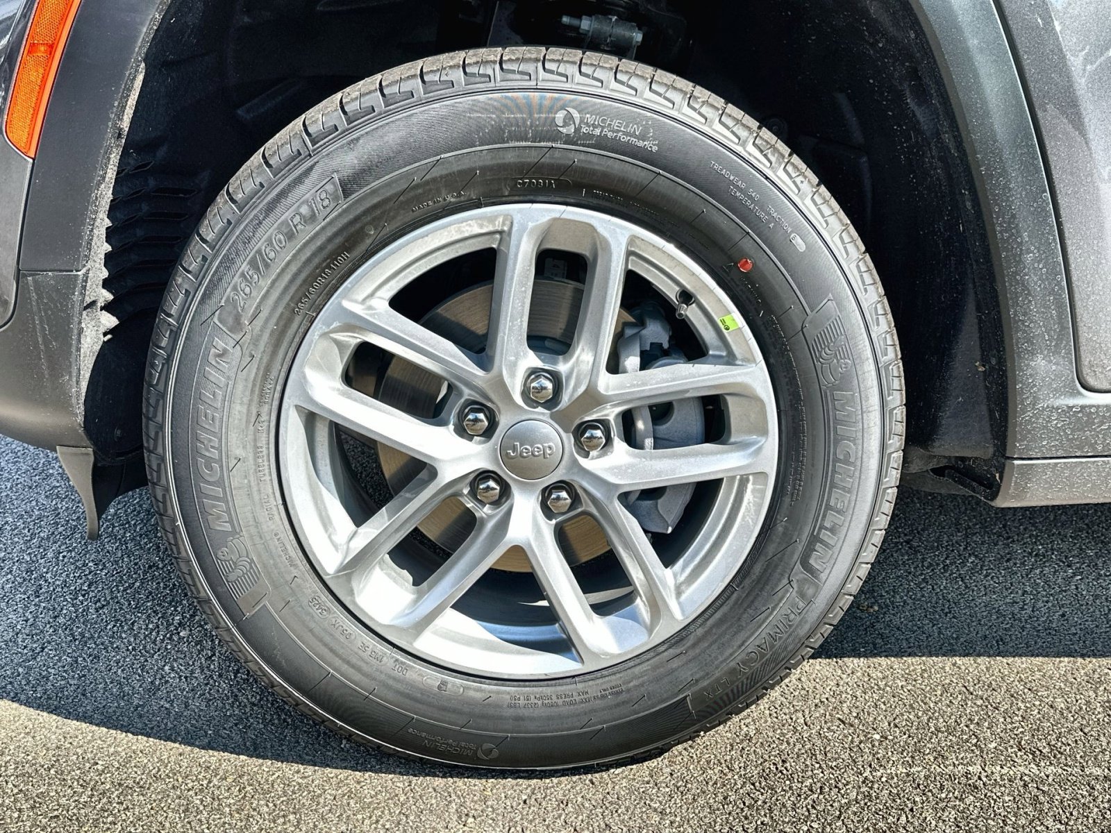 New 2025 Jeep Grand Cherokee Laredo X w/ Luxury Tech Group I image 12