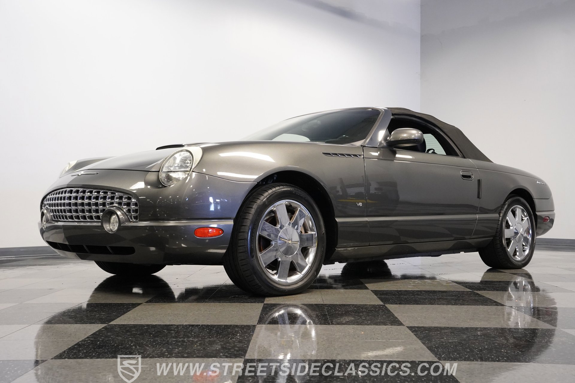 Used 2003 Ford Thunderbird image 22