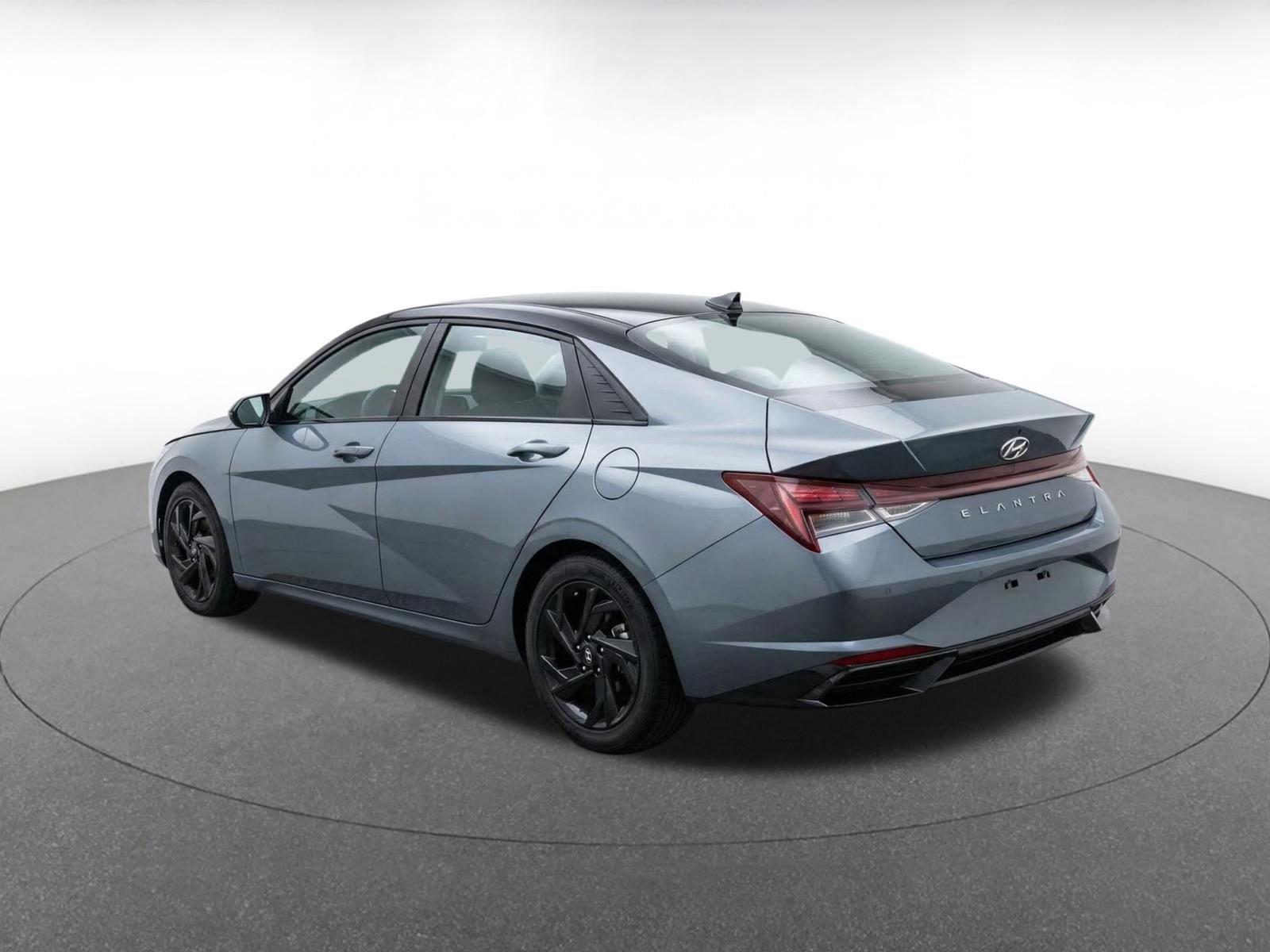 Used 2026 Hyundai Elantra Sport FWD image 7