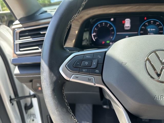 Used 2025 Volkswagen Atlas SE w/ Black Wheel Package FWD image 17
