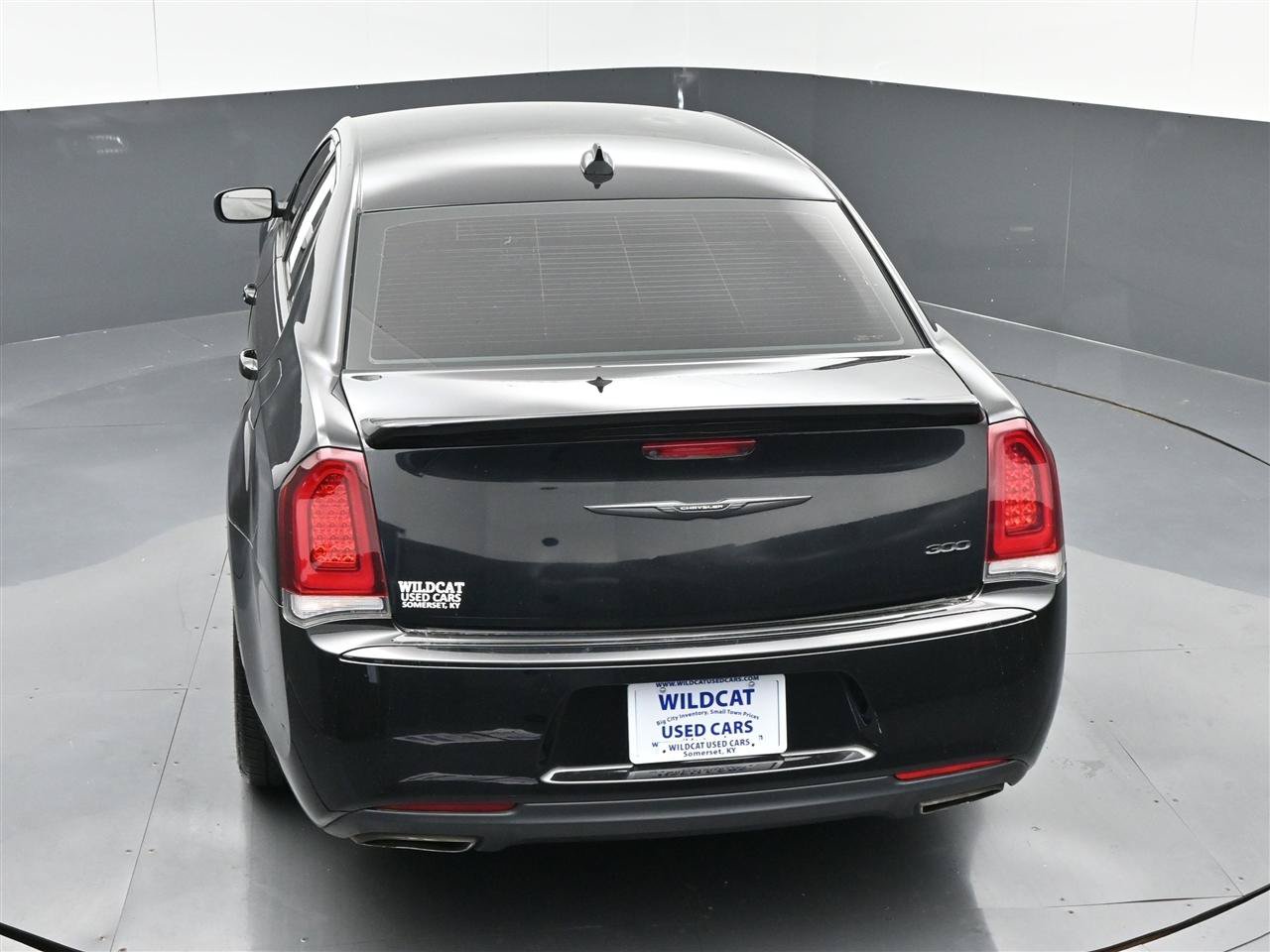 Used 2021 Chrysler 300 Touring w/ Sport Appearance Package RWD image 26