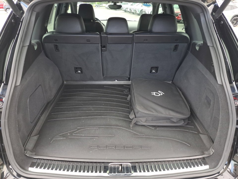 Used 2015 Porsche Cayenne S w/ Premium Package AWD/4WD image 25