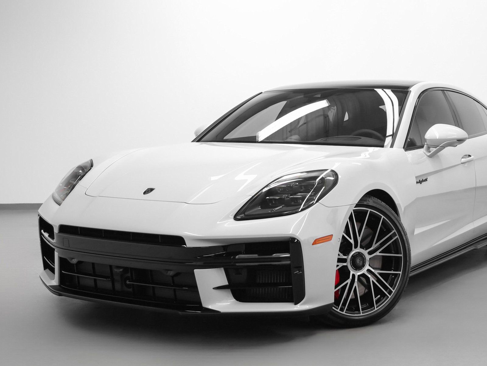 Certified 2025 Porsche Panamera Turbo image 7