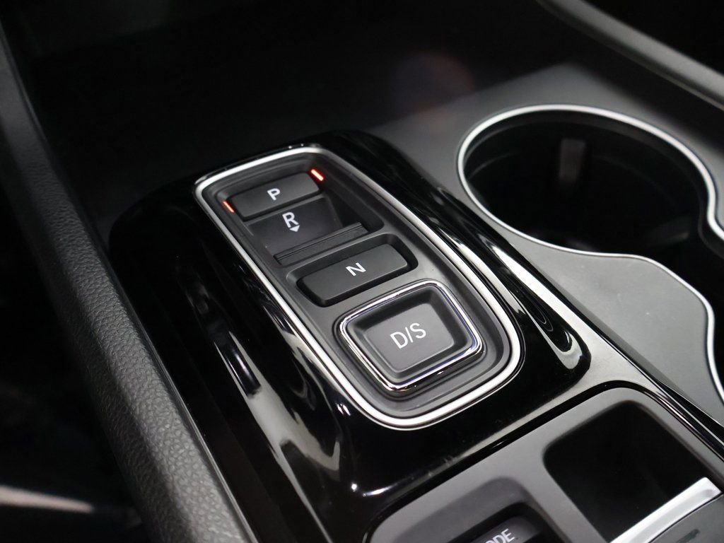 Used 2025 Honda Pilot Sport image 51
