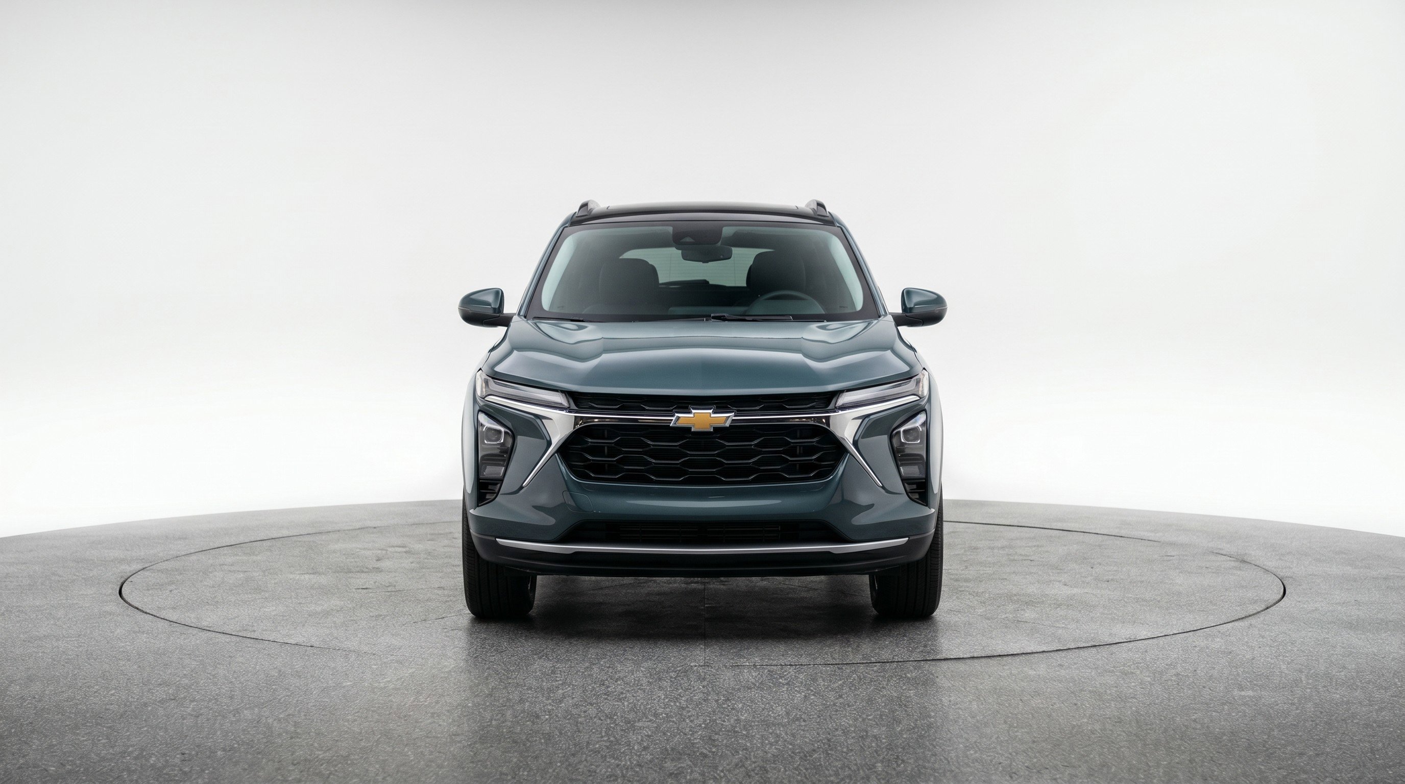 Used 2025 Chevrolet Trax LT FWD image 2