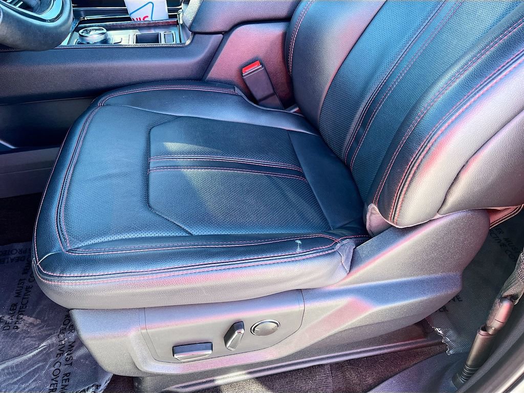 Used 2022 Ford Expedition Limited image 20