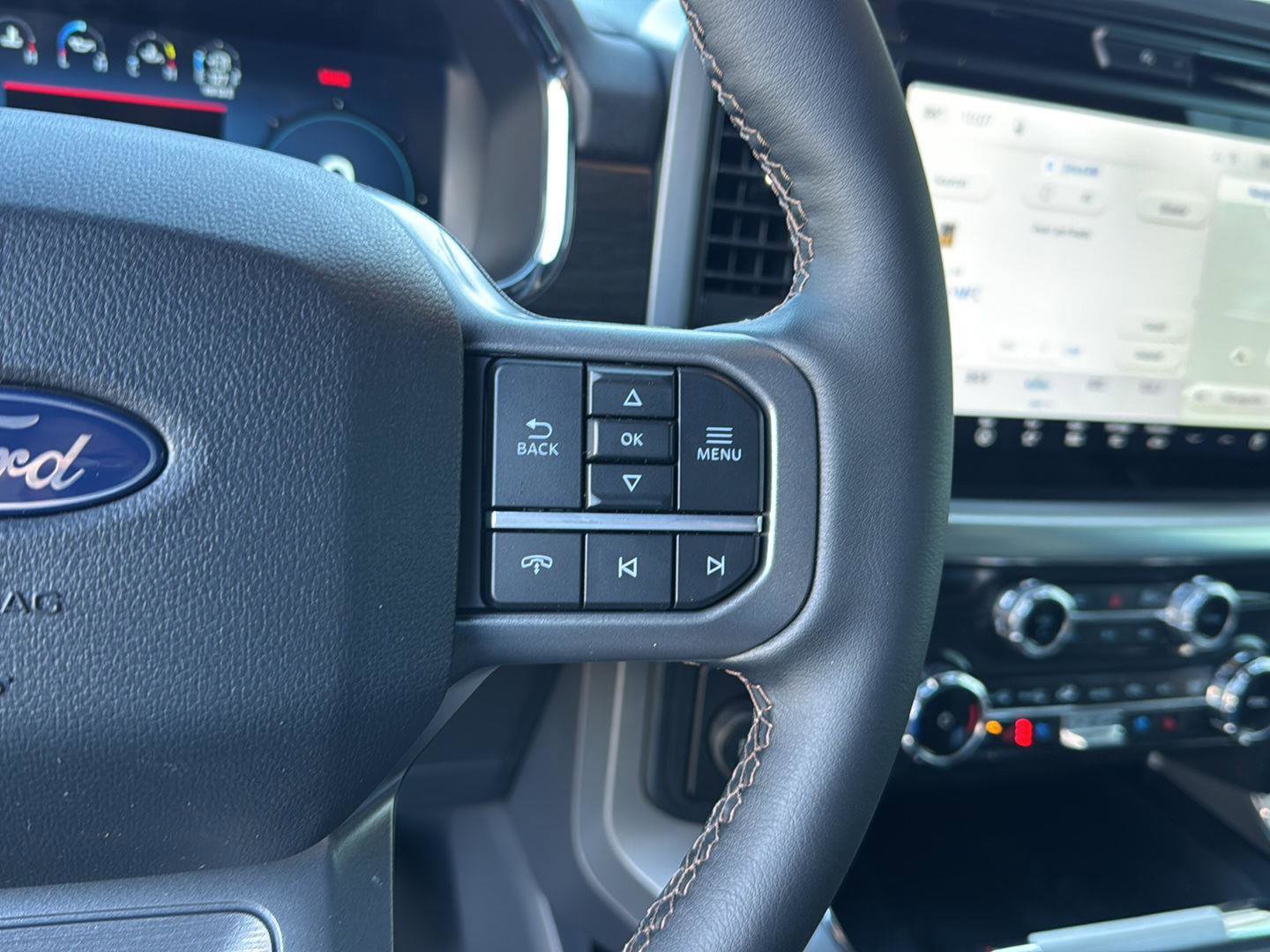 New 2026 Ford F150 Lariat w/ Equipment Group 502A High image 28